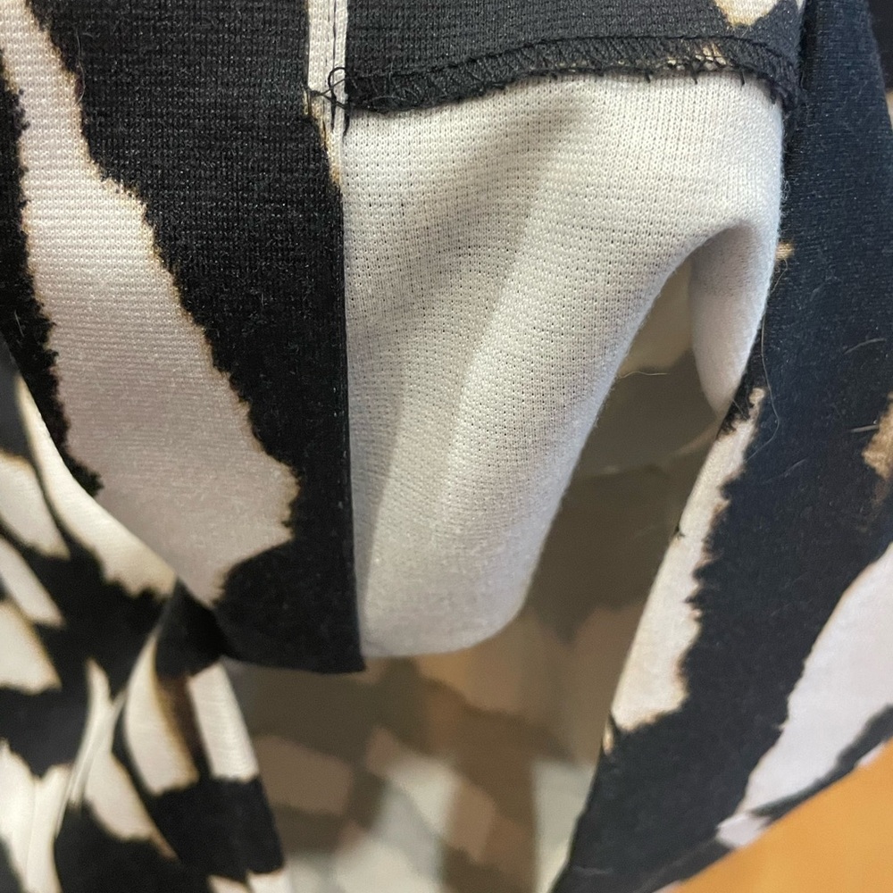 NWT! CK Abstract Skirt - Picture 7 of 11